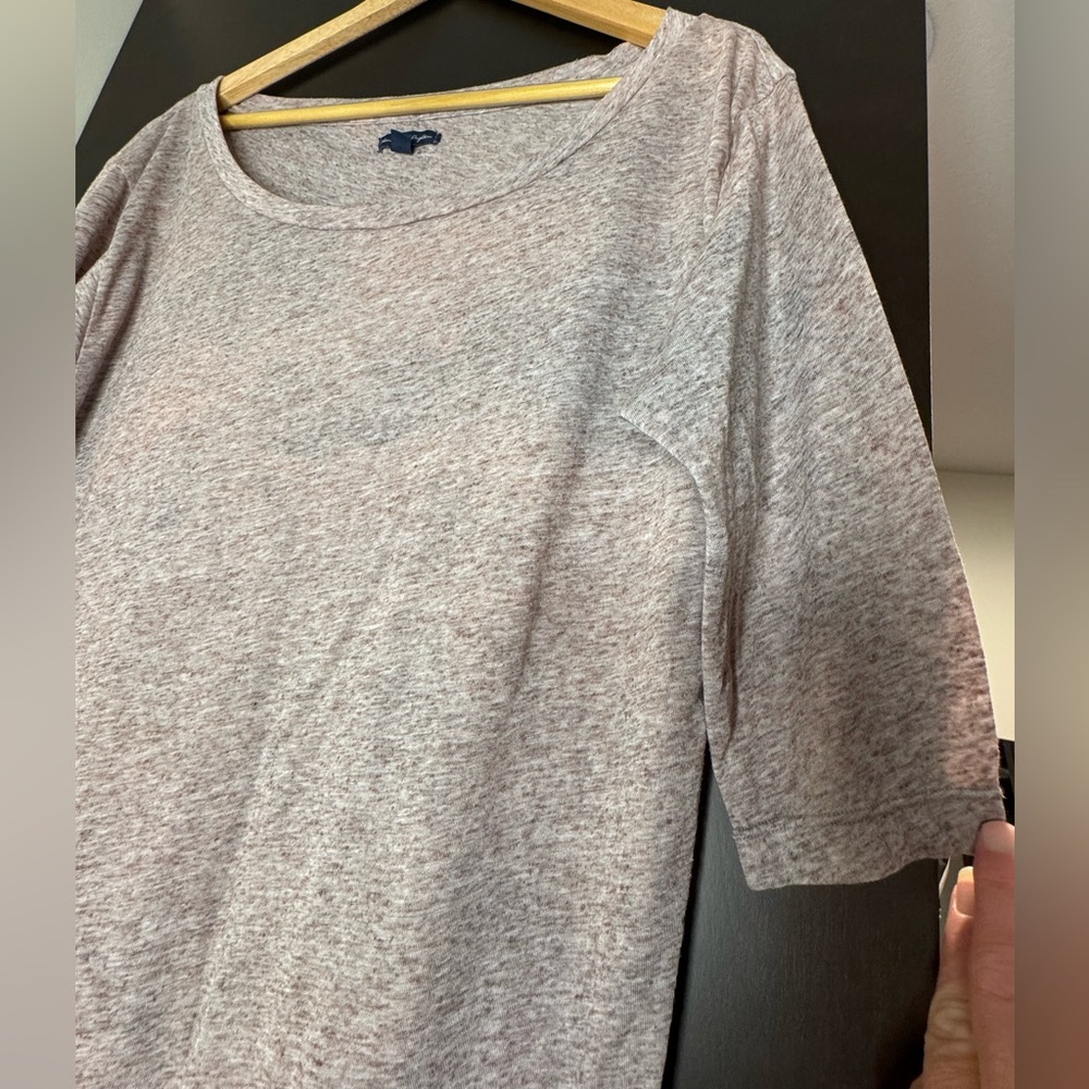 AE Gray Top - Picture 3 of 7